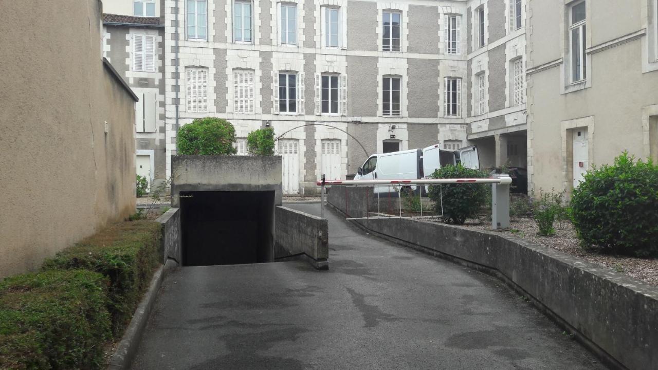 Preference - Hypercentre Avec Parking Prive Gratuit Et Lit Queen Size Leilighet Poitiers Eksteriør bilde
